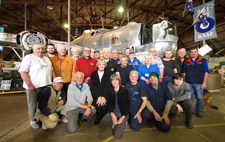 201612-hangar-crew.jpg